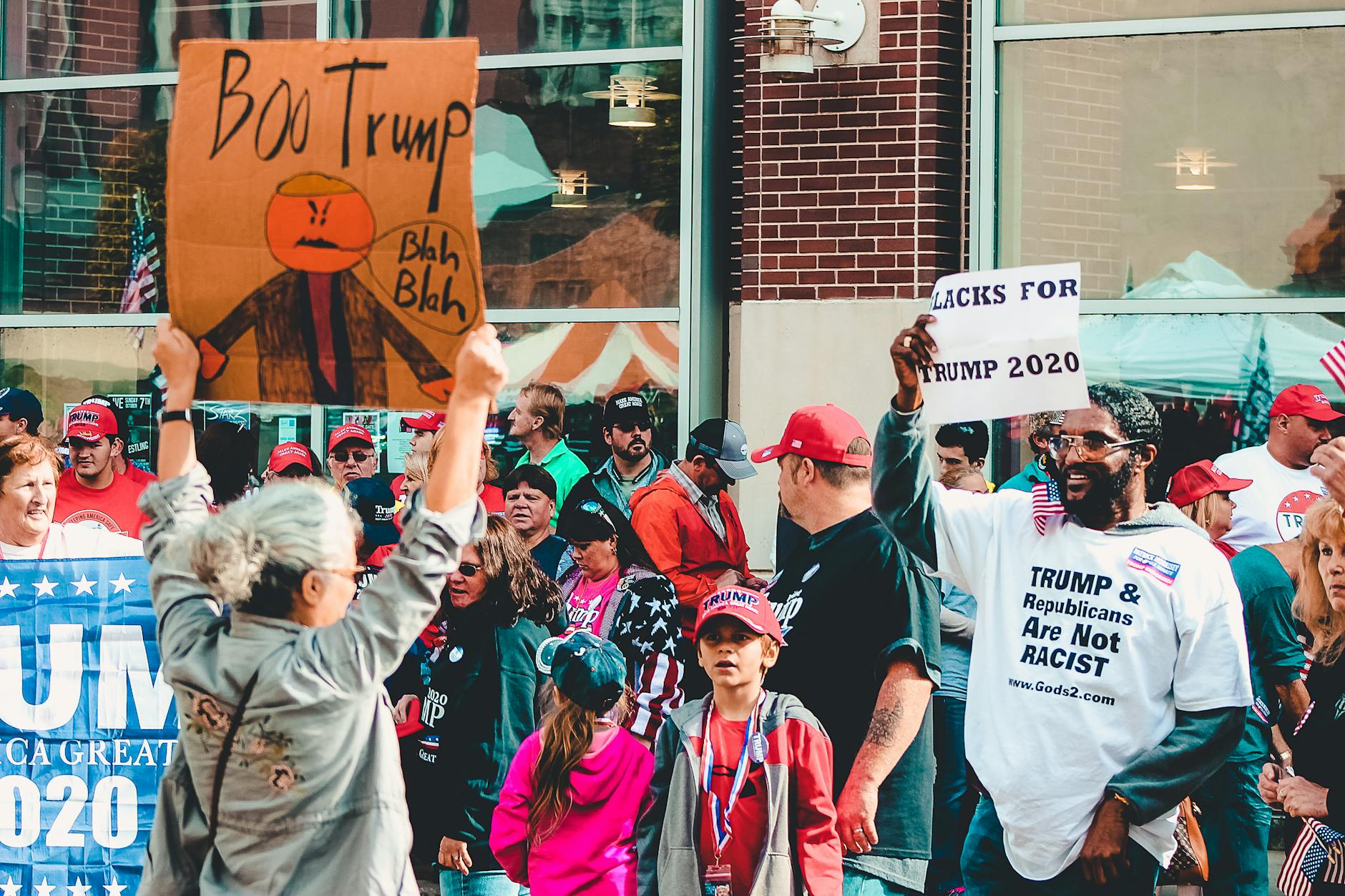 Trump rally crowd security detail