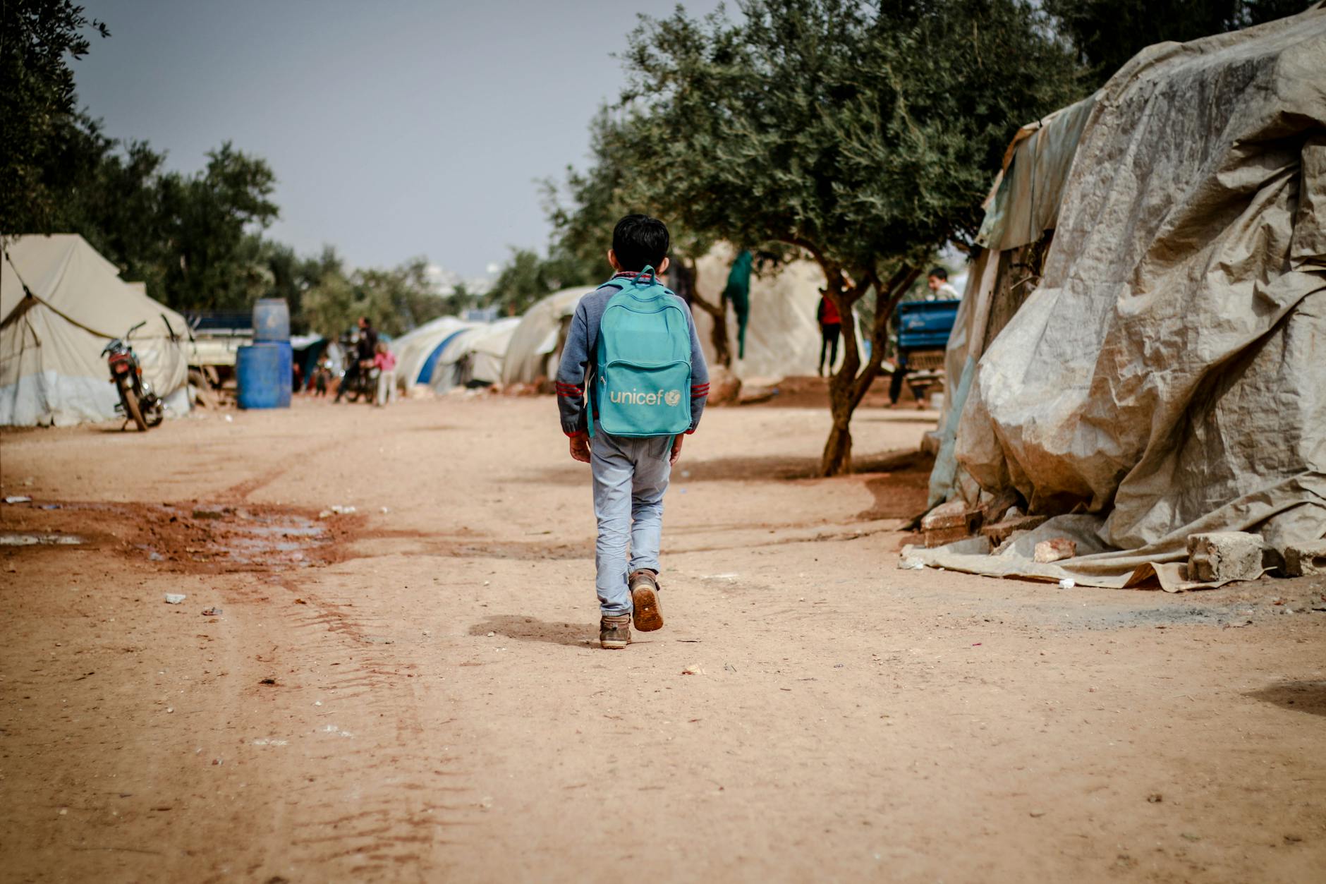 Refugees in temporary shelters in eastern Chad near the Sudanese border