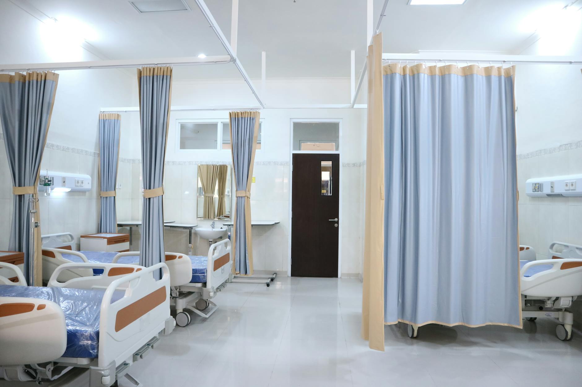 measles outbreak children hospital ward